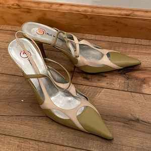 True Meaning green and beige leather gorgeous shoe